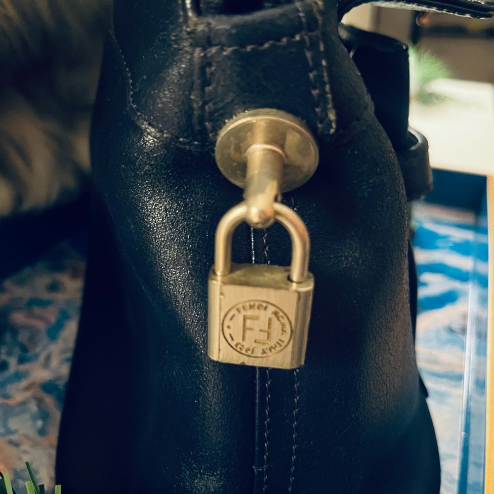 💎 Rare Fendi Navy Blue & Silver Alma bag w/ working silver lock & key - Picture 3 of 16